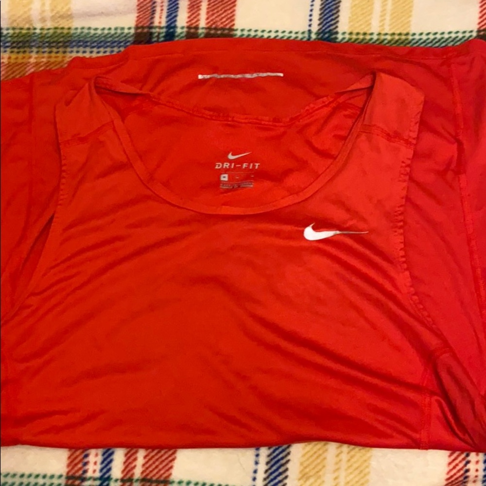 Nike drifit tank